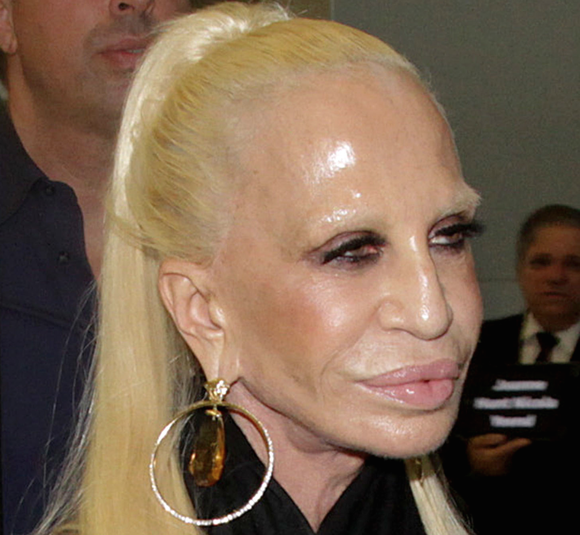 6 Things We Can t Stop Staring at in This Photo of Donatella