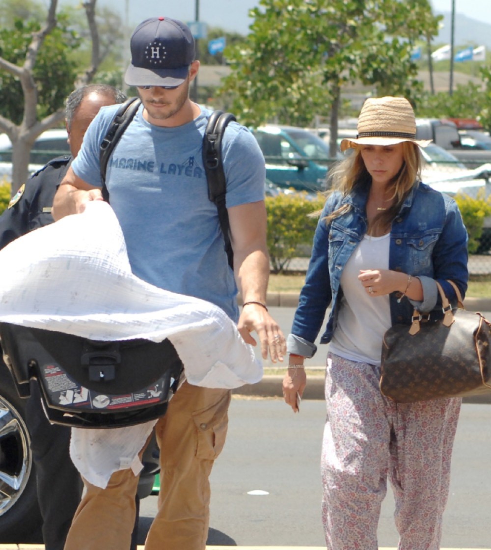 Jennifer Love Hewitt Gives Birth To Her Second Child With Husband Brian Hallisay Life Style