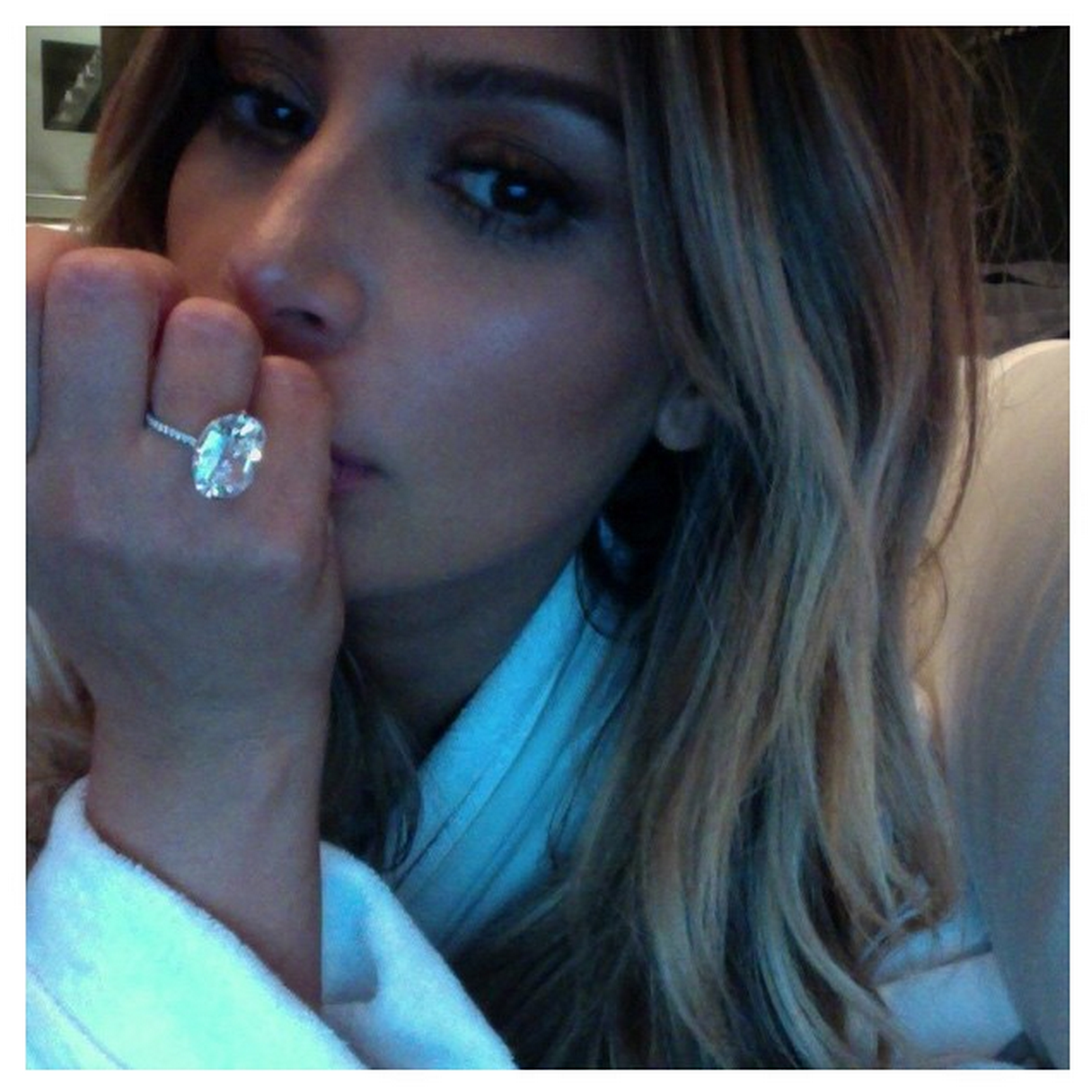 Kim Kardashian Lorraine Schwartz Ring 2024 | favors.com