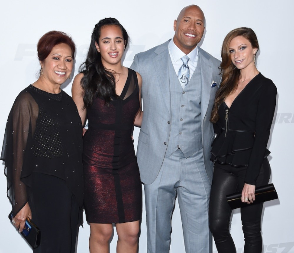 Dwayne Johnson's Girlfriend Lauren Hashian is Expecting a ...