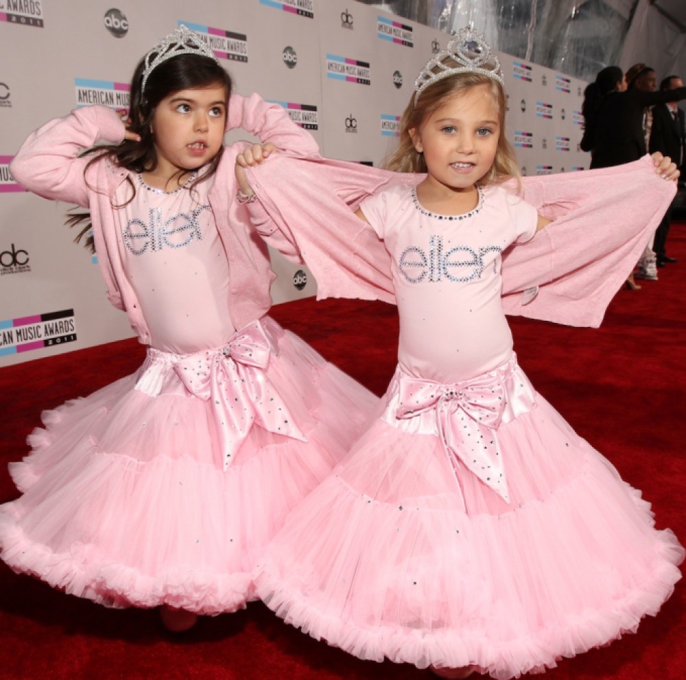 Youtube Personalities Sophia Grace And Rosie Serve As Bridesmaids See The Adorable Pics Life Style