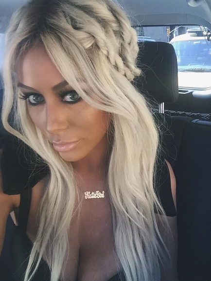 Aubrey O'Day Overdoes It With the Contouring and is Unrecognizable on  Instagram! - Life & Style