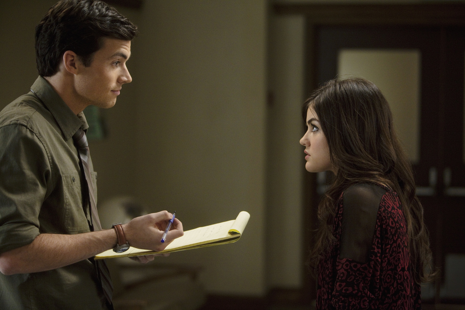 Pretty Little Liars Proposal A Look Back At Aria And Ezras Cutest Moments Life And Style