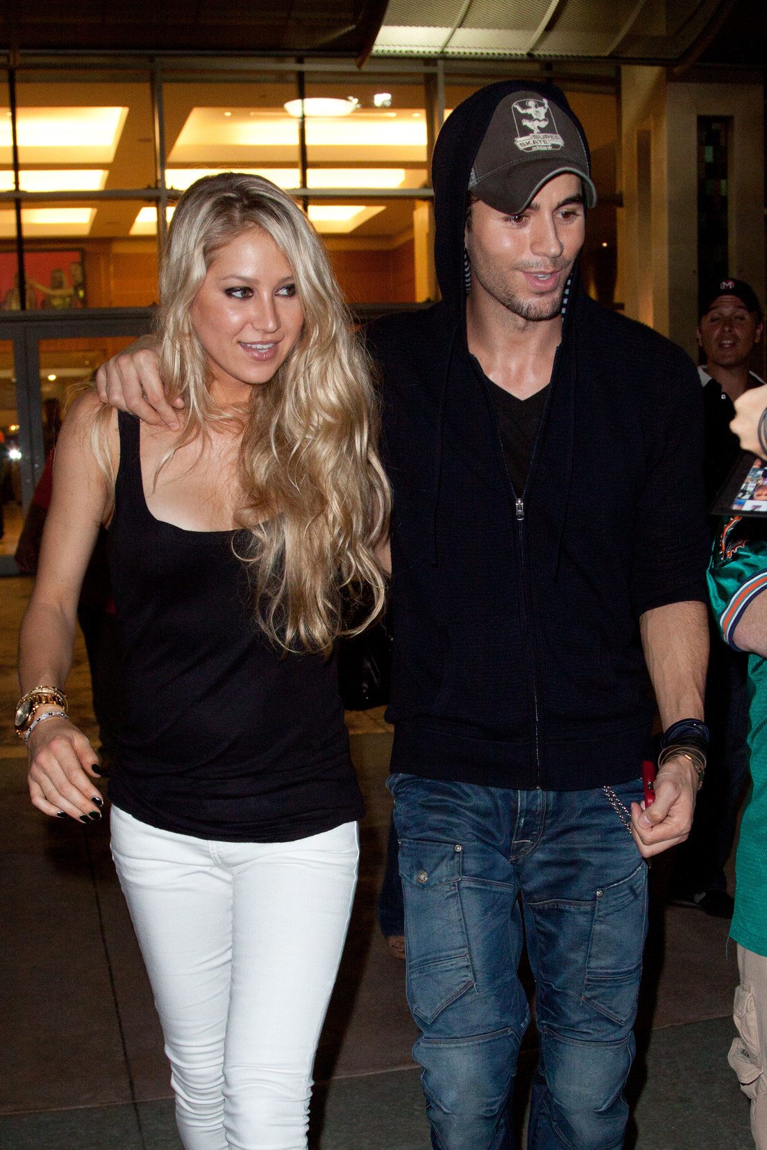 Enrique Iglesias Hints at Marriage to Longtime Girlfriend Anna