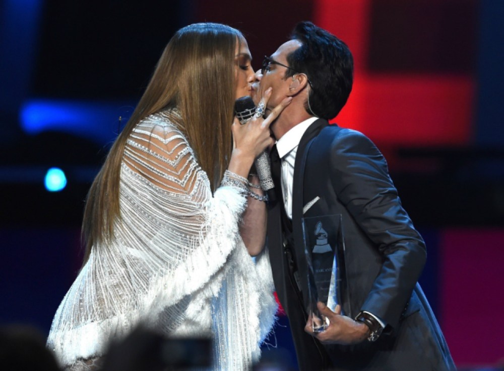 1000px x 738px - Jennifer Lopez and Marc Anthony Share a Kiss at the Latin Grammy Awards! -  Life & Style