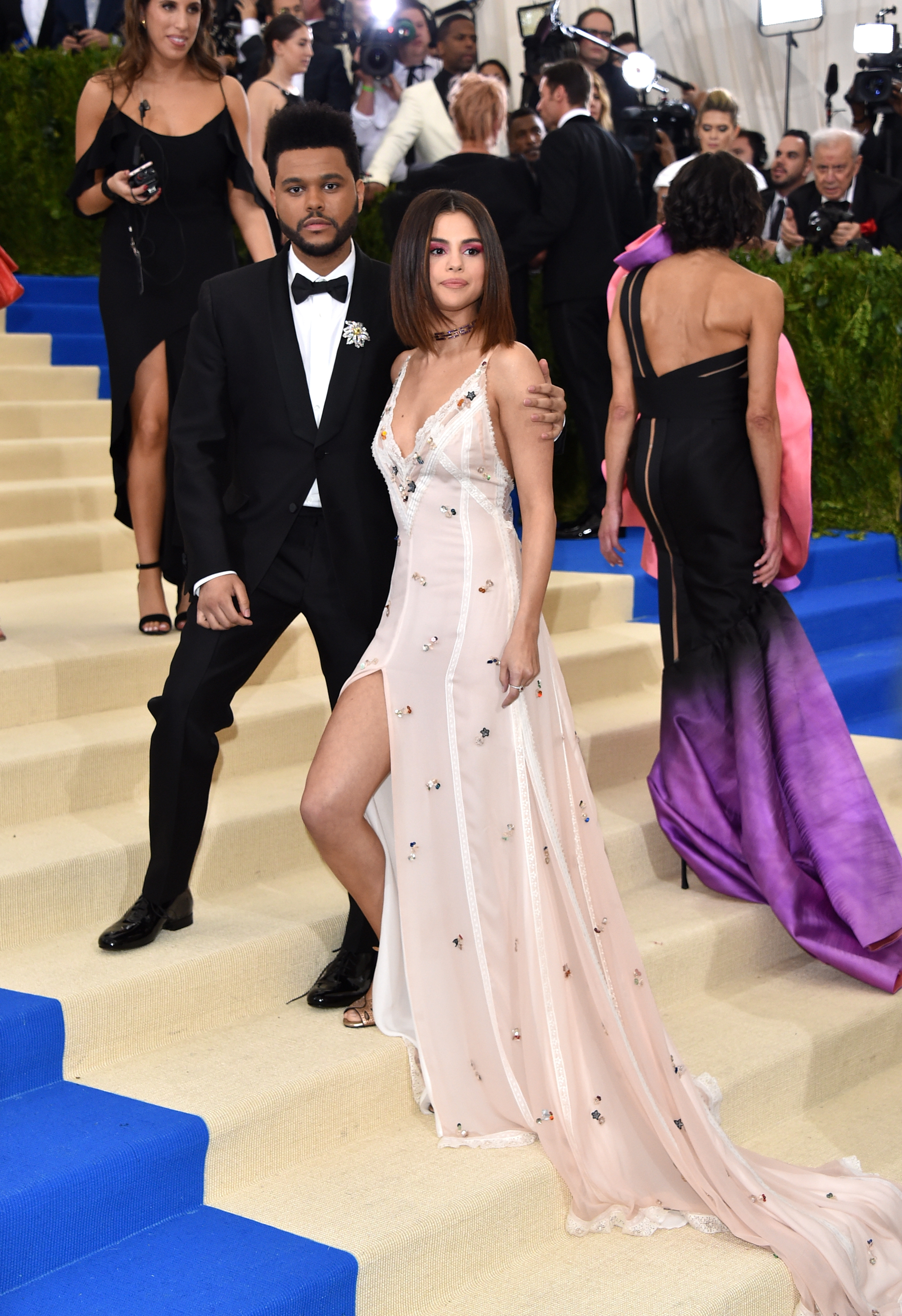 Selena Gomez Pink Marc Jacobs Beauty Eyeshadow Met Gala 2017