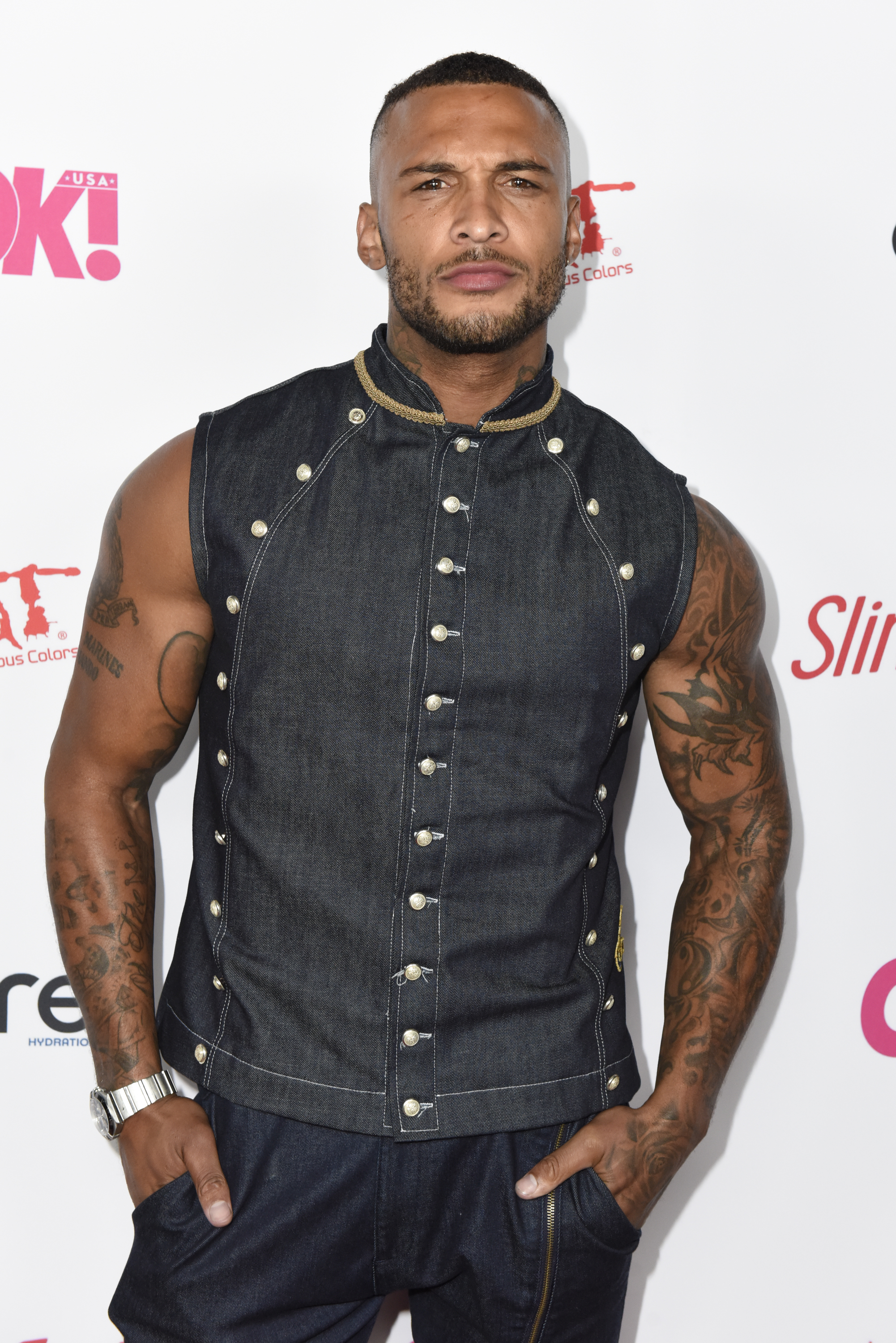 David McIntosh on Famously Single 7 Facts About the British Hunk!