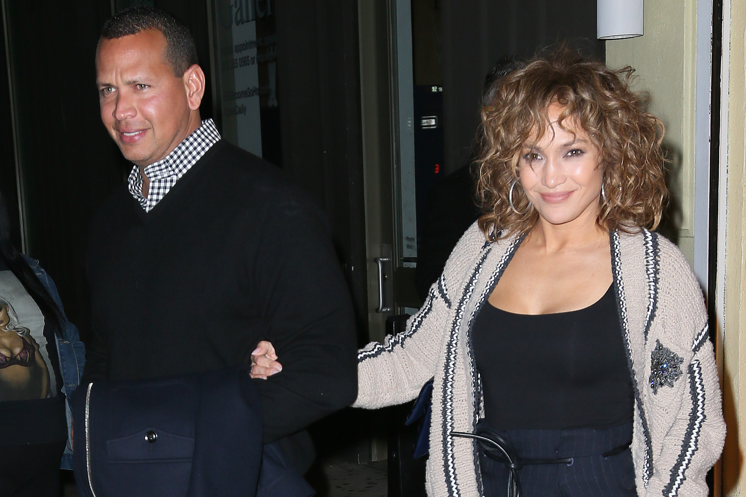 Jennifer Lopez Coaches Alex Rodriguezs Daughter With Singing picture