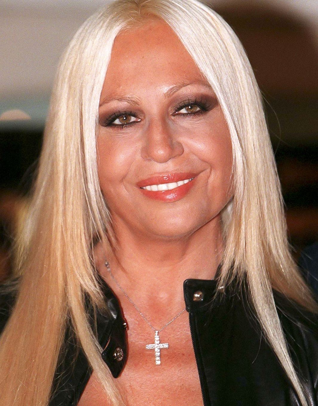 See Donatella Versaces Shocking Transformation Right Before Your Eyes Life And Style 