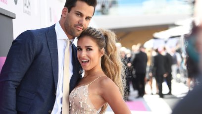 Eric Decker gets hilarious, graphic #MCM note from wife Jessie