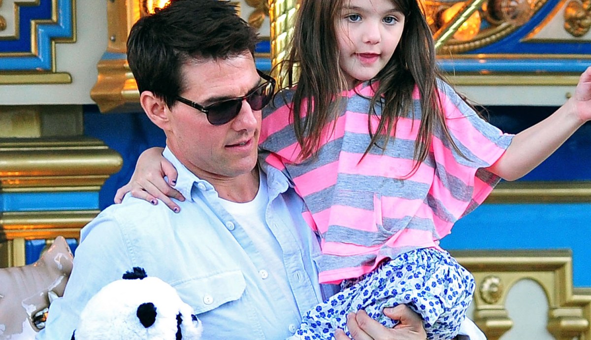 What Does Suri Cruise Look Like Now Get An Update On Toms Daughter 