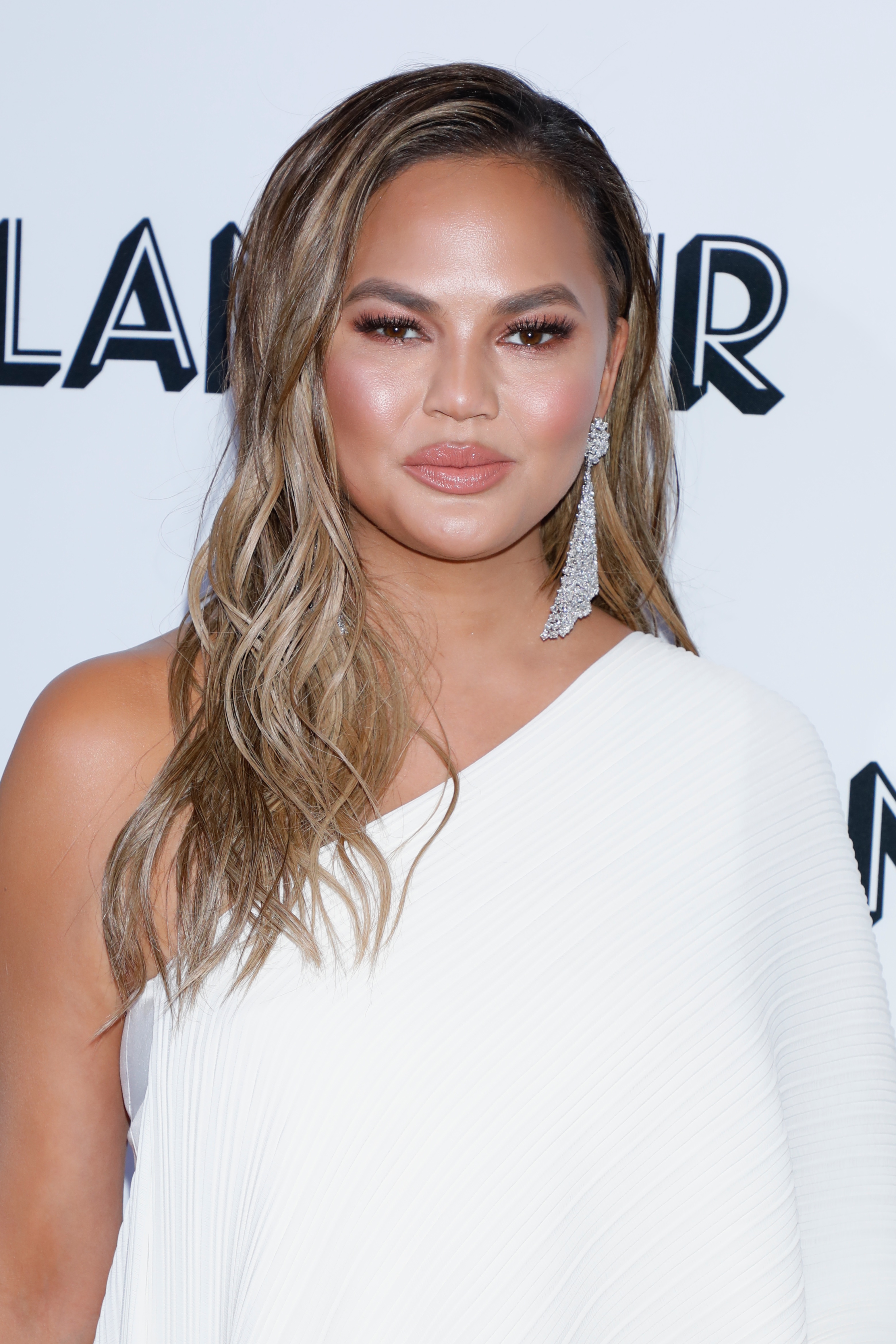 Chrissy Teigen Before And After Did The Model Get Plastic Surgery 