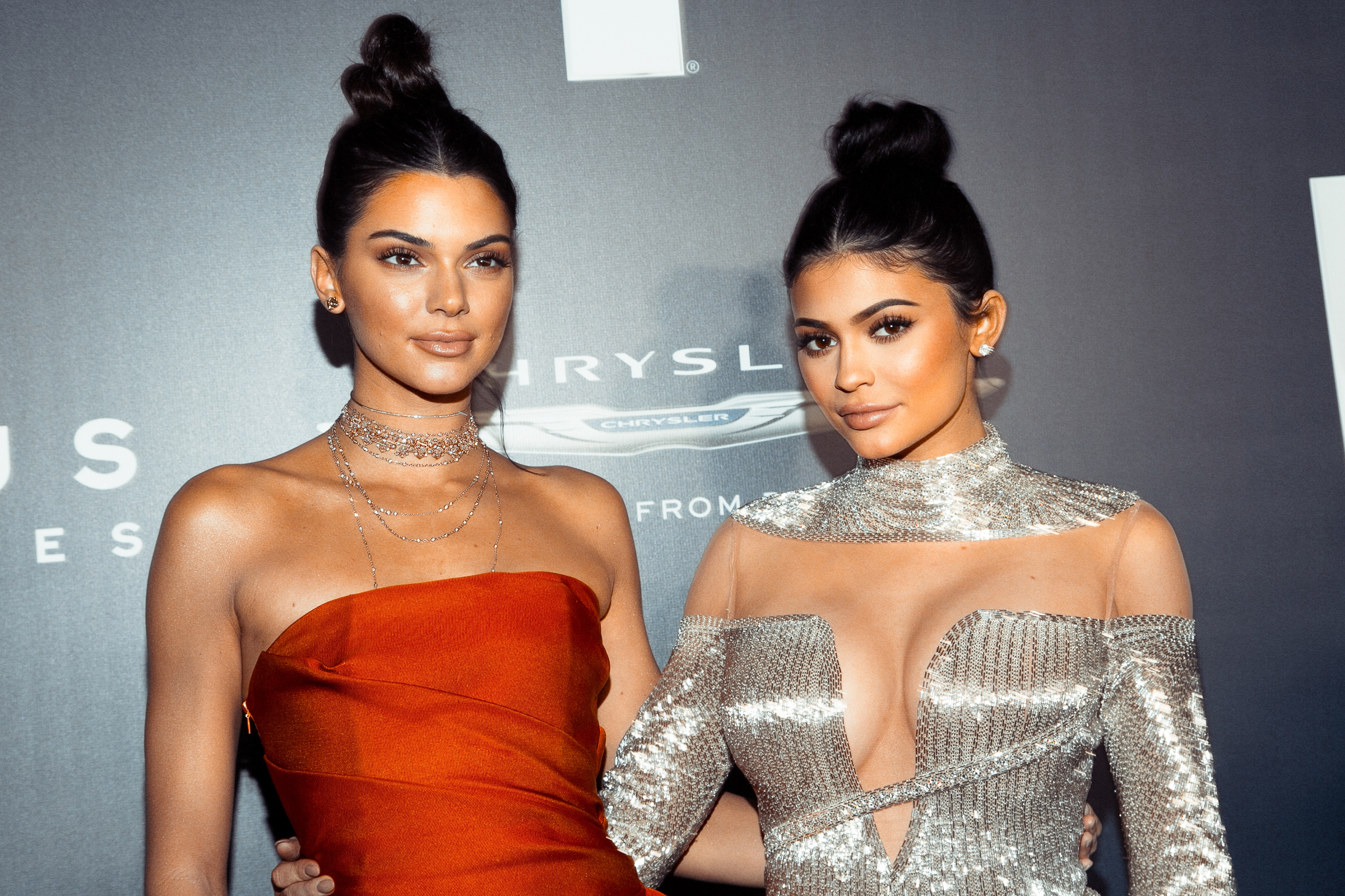 Kylie Jenner Calls Kendall Mean During Kylie Cosmetics