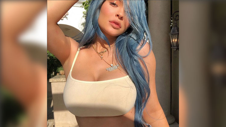 Is Kylie Jenner Breastfeeding Baby Stormi Here S Everything We Know