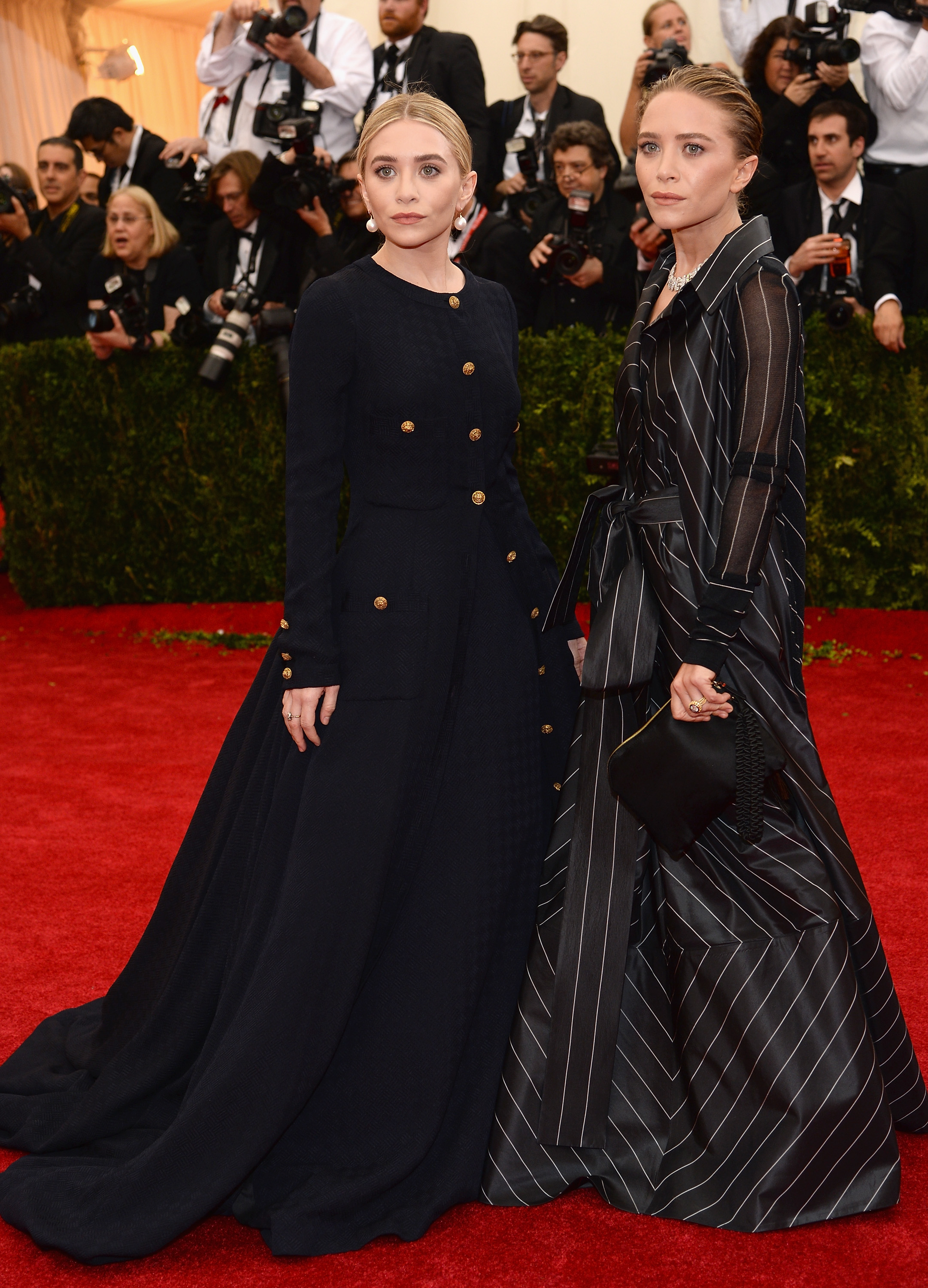 Olsen Twins Prune: Pose For the Cameras Like Mary-Kate and Ashley ...