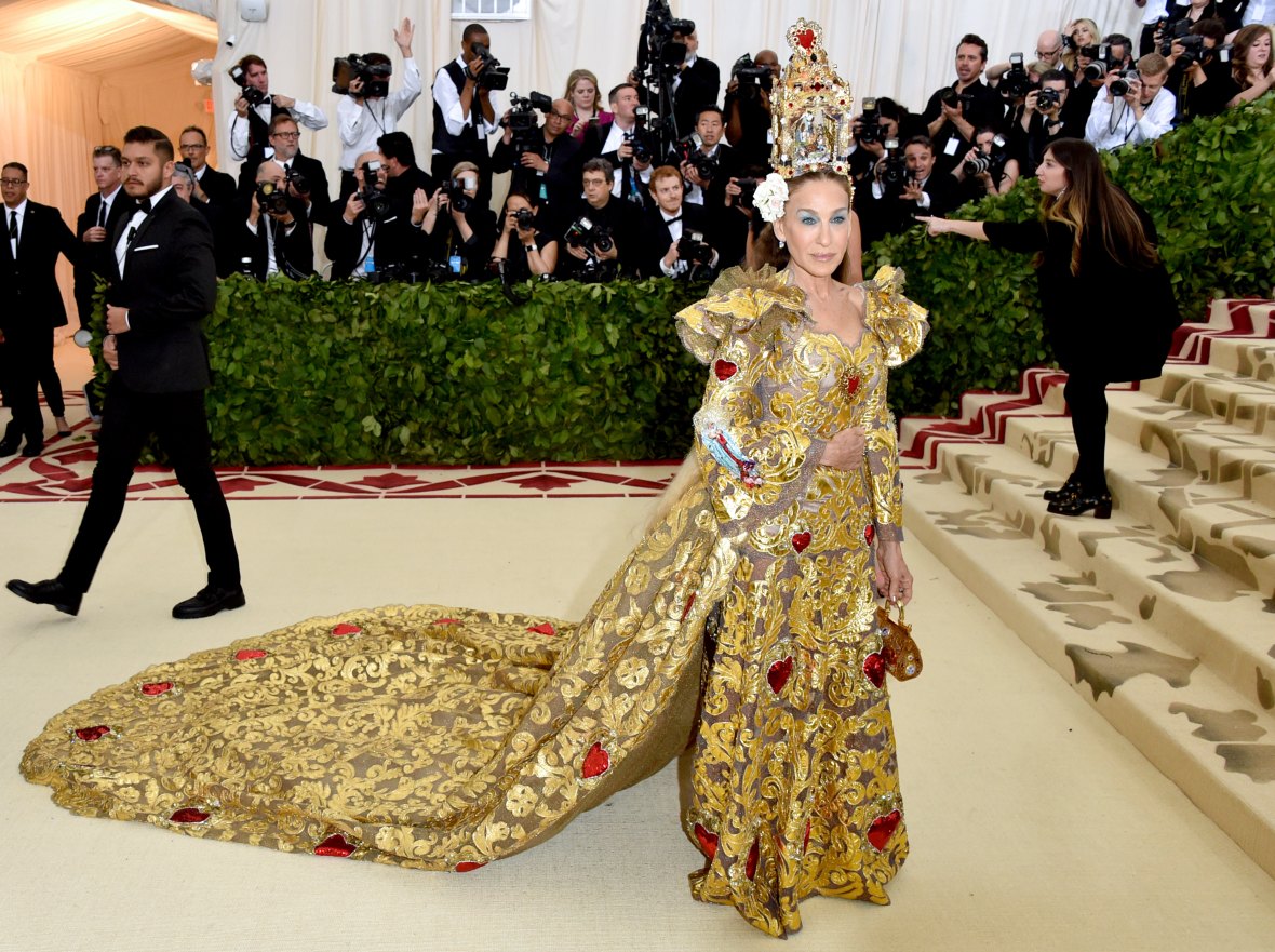 566 Emma Stone Met Gala Photos & High Res Pictures - Getty Images