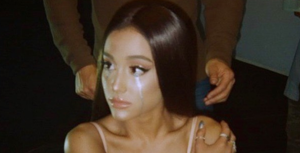 Ariana Grande Hand Job Porn - What Happened to Ariana Grande? Star Shares a Series of Concerning Tweets