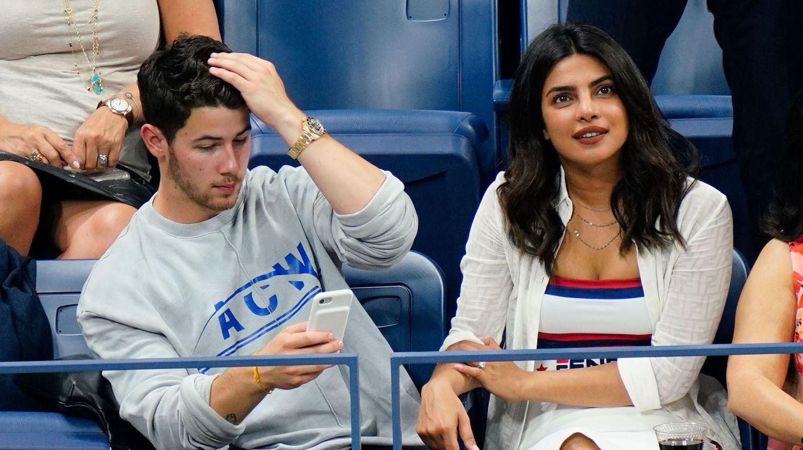 Nick Jonas Insta-Stalks Priyanka Chopra And It's Actually Cute