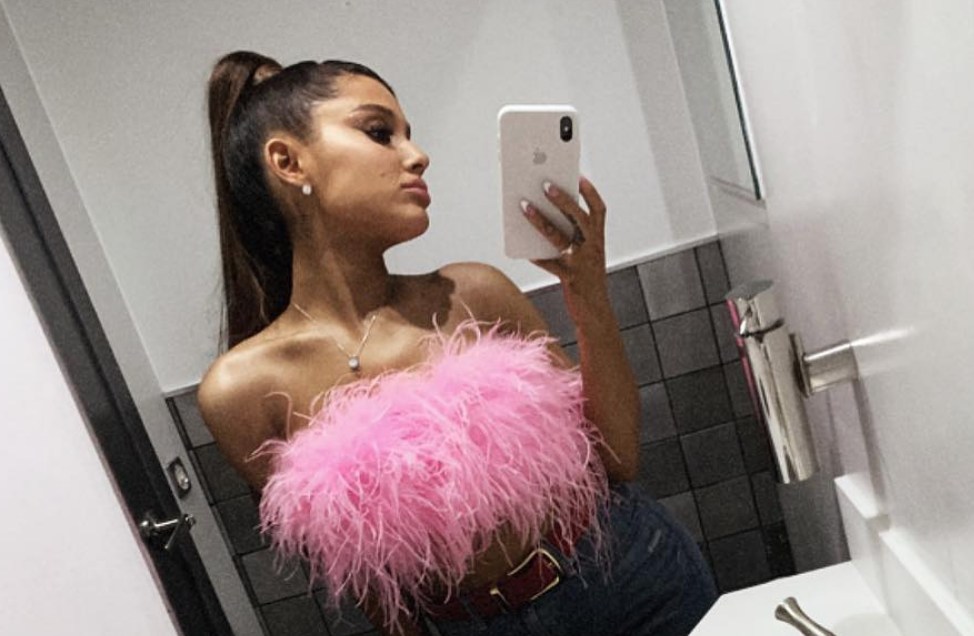 Ariana Grande Kisses a Girl in Her New Instagram Pic | Life & Style