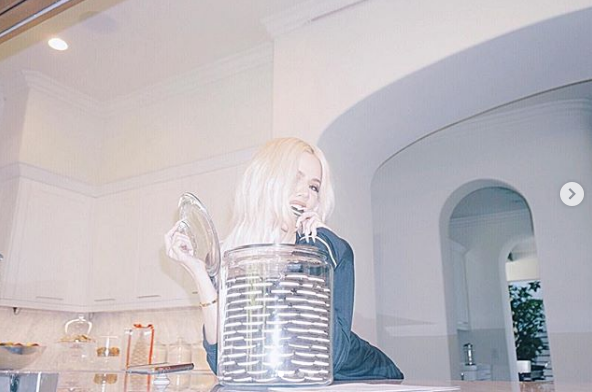 DIY: Khloe Kardashian-Inspired Cookie Jars!! 