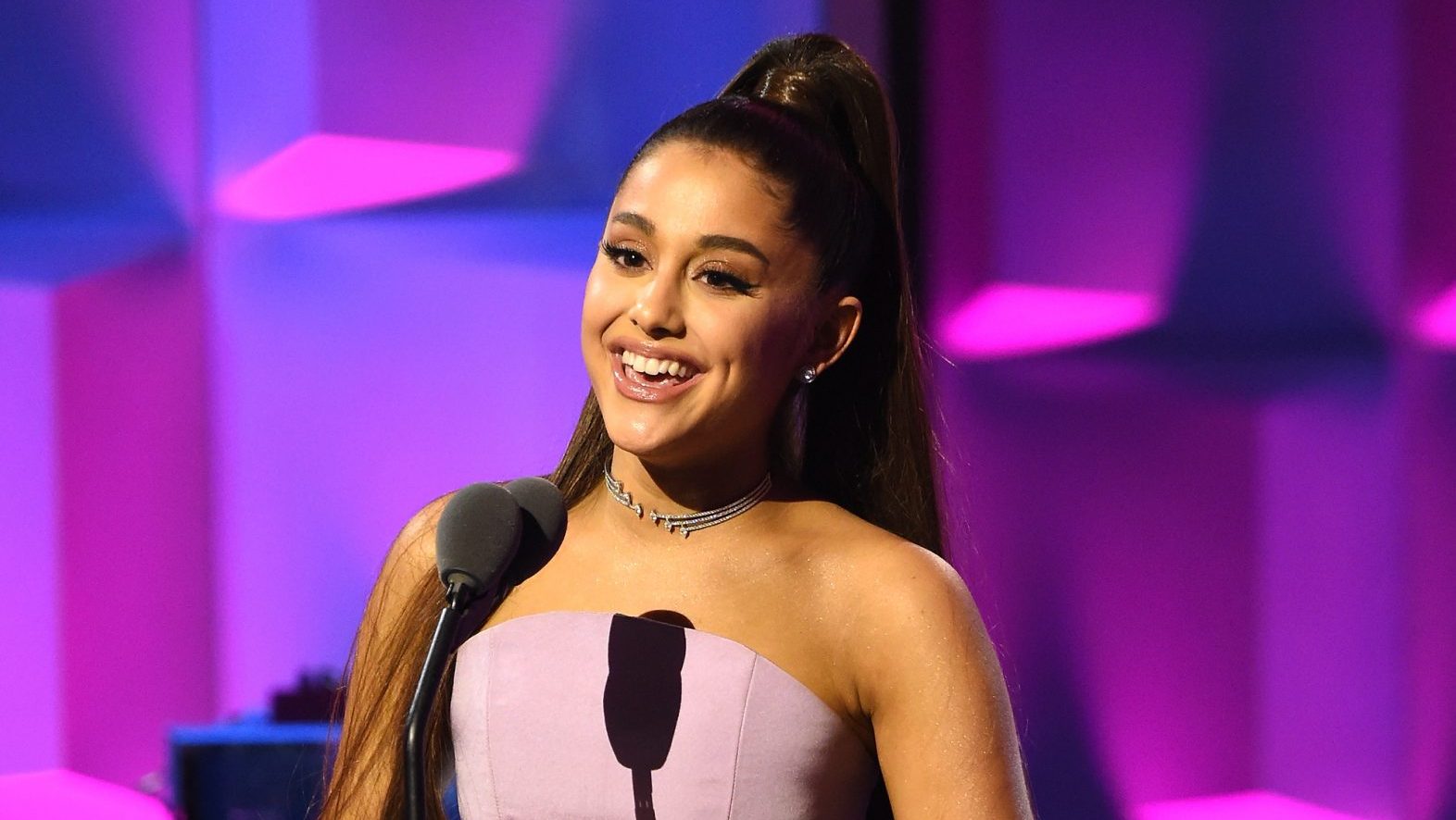 Ariana Grande worries fans as she shares series of messages