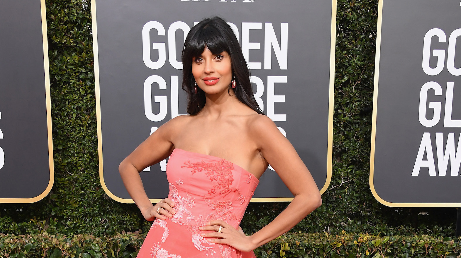 jameela jamil golden globes dress