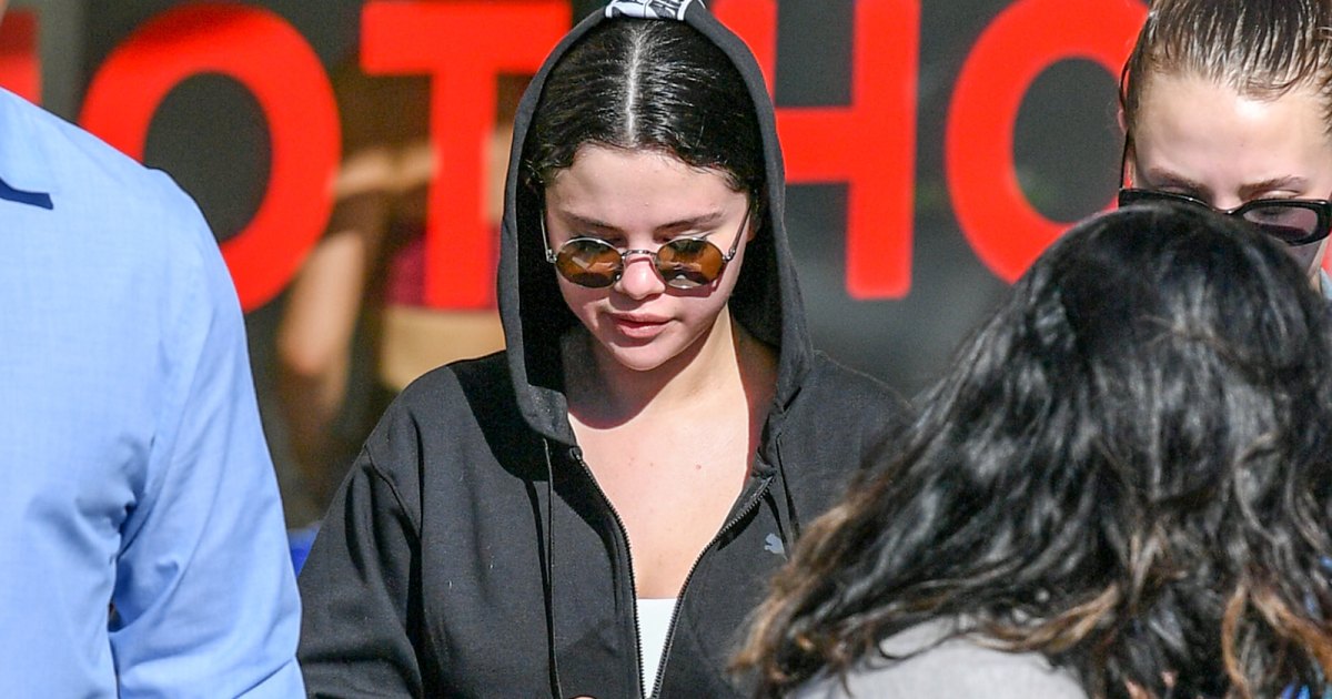 Selena Gomez Works Up a Sweat at Mid-Week Pilates Class: Photo 4040944, Selena  Gomez Photos