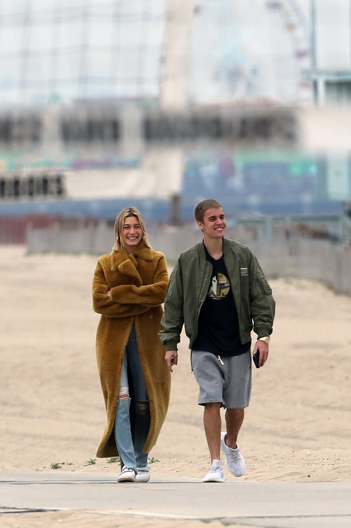 hailey baldwin and justin bieber are all smiles while justin shows