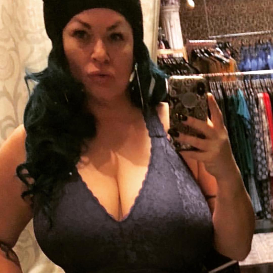 90 Day Fiance Star Molly Hopkins Shows Off Abs Amid Weigh Loss 