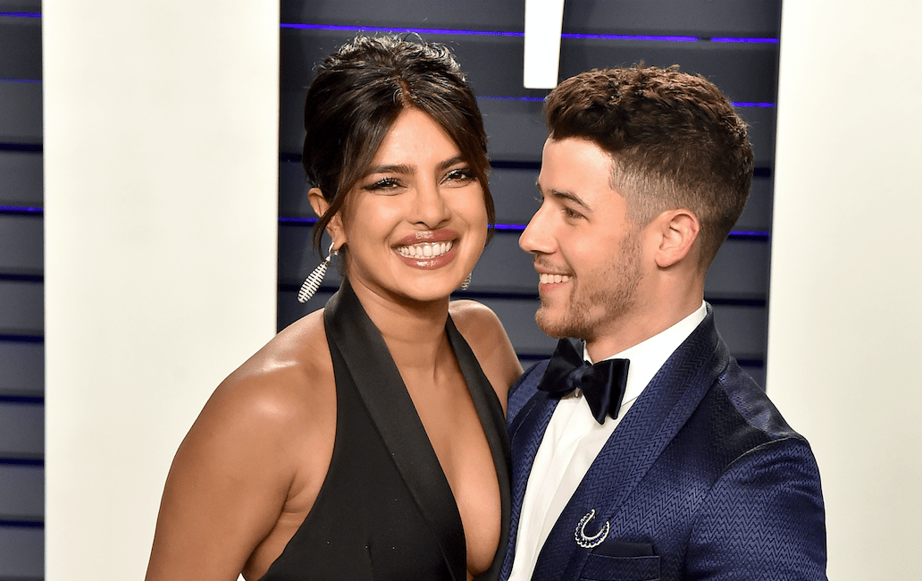 1032px x 650px - Priyanka Chopra Admits She 'For Sure' Believes in FaceTime Sex