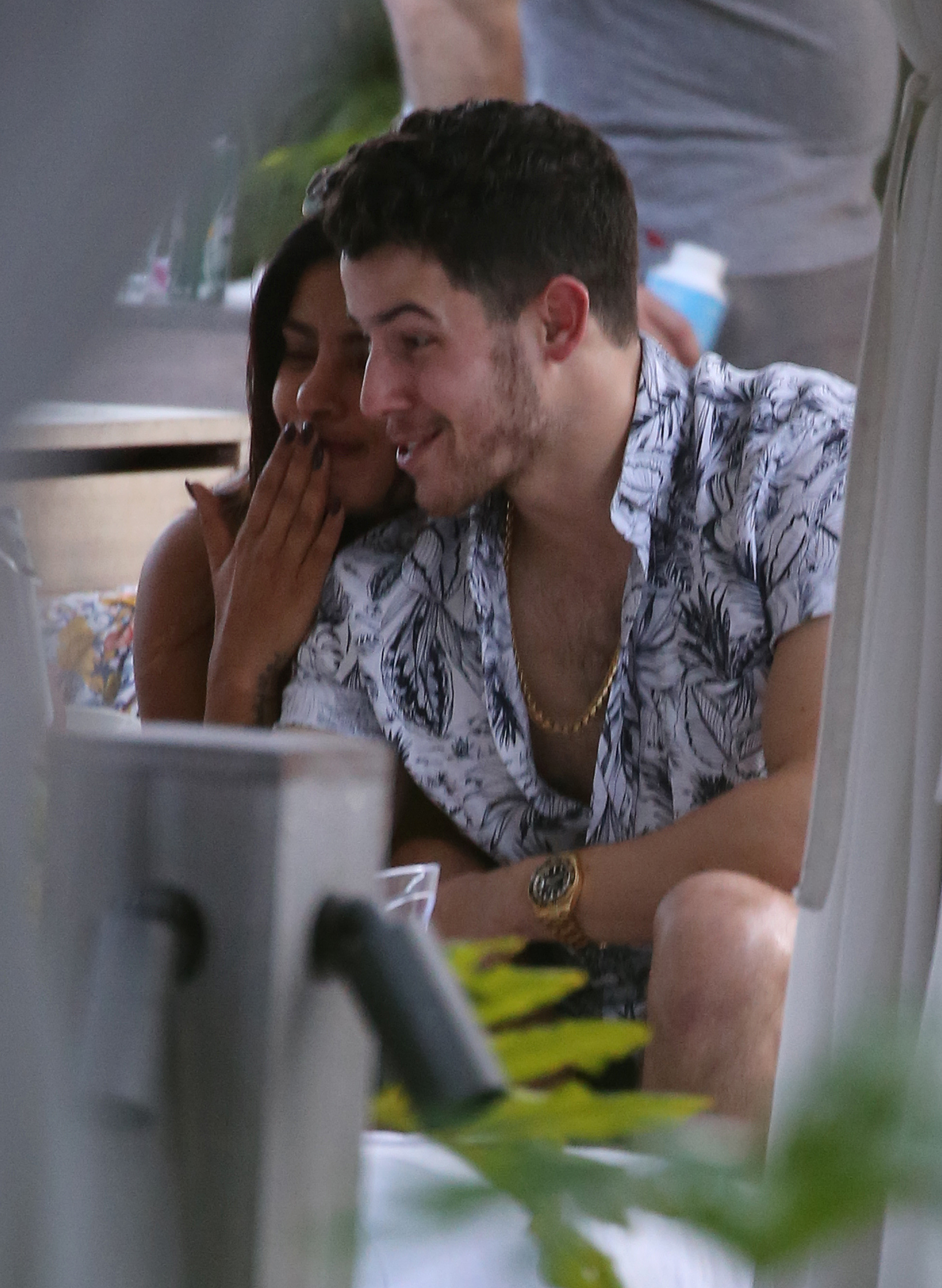 Xxx On Nick Jonas - Nick Jonas and Priyanka Chopra Are So Cute Snuggled By the Pool