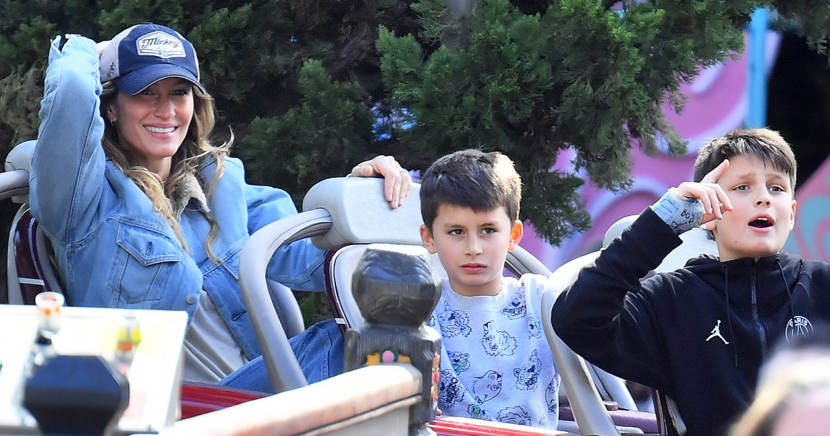 Tom Brady Takes His Lookalike Kids to Disney World – SheKnows