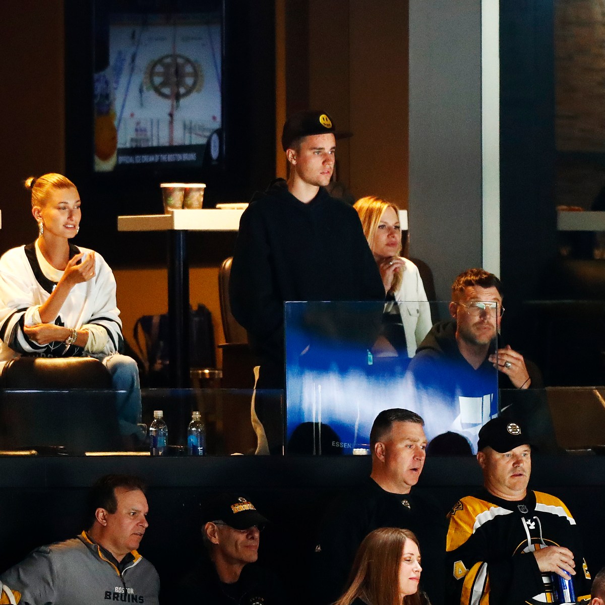 Justin Bieber And Hailey Baldwin Spotted Snuggling At Hockey