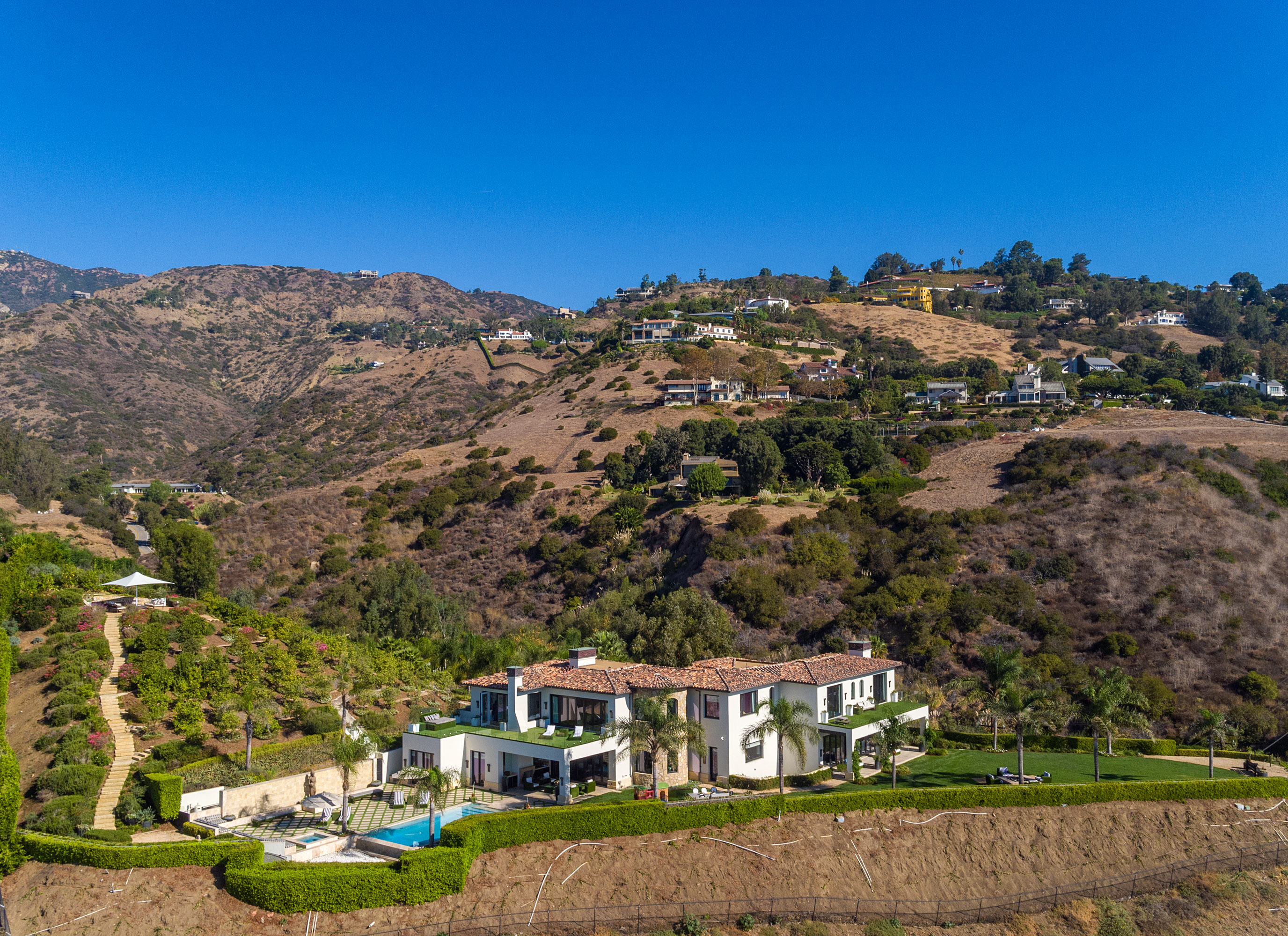 Kylie Jenners Malibu Mansion Kuwtk Star Pays 450000 A Month 