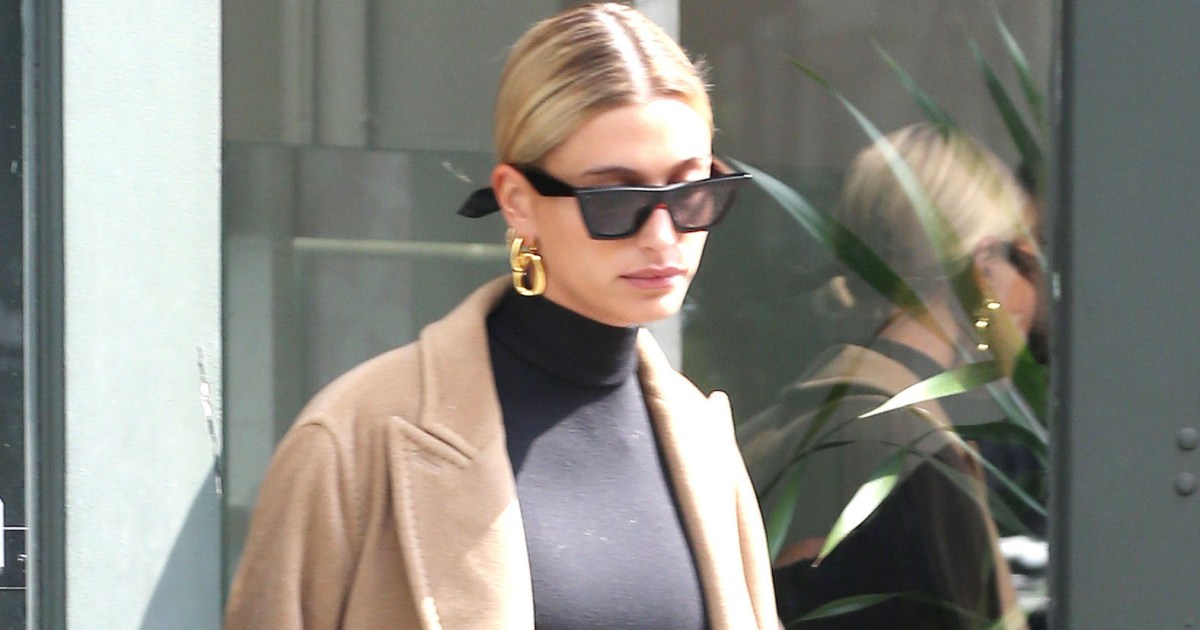 Hailey Baldwin Street Style Pics Model Wears Crop Top And Coat