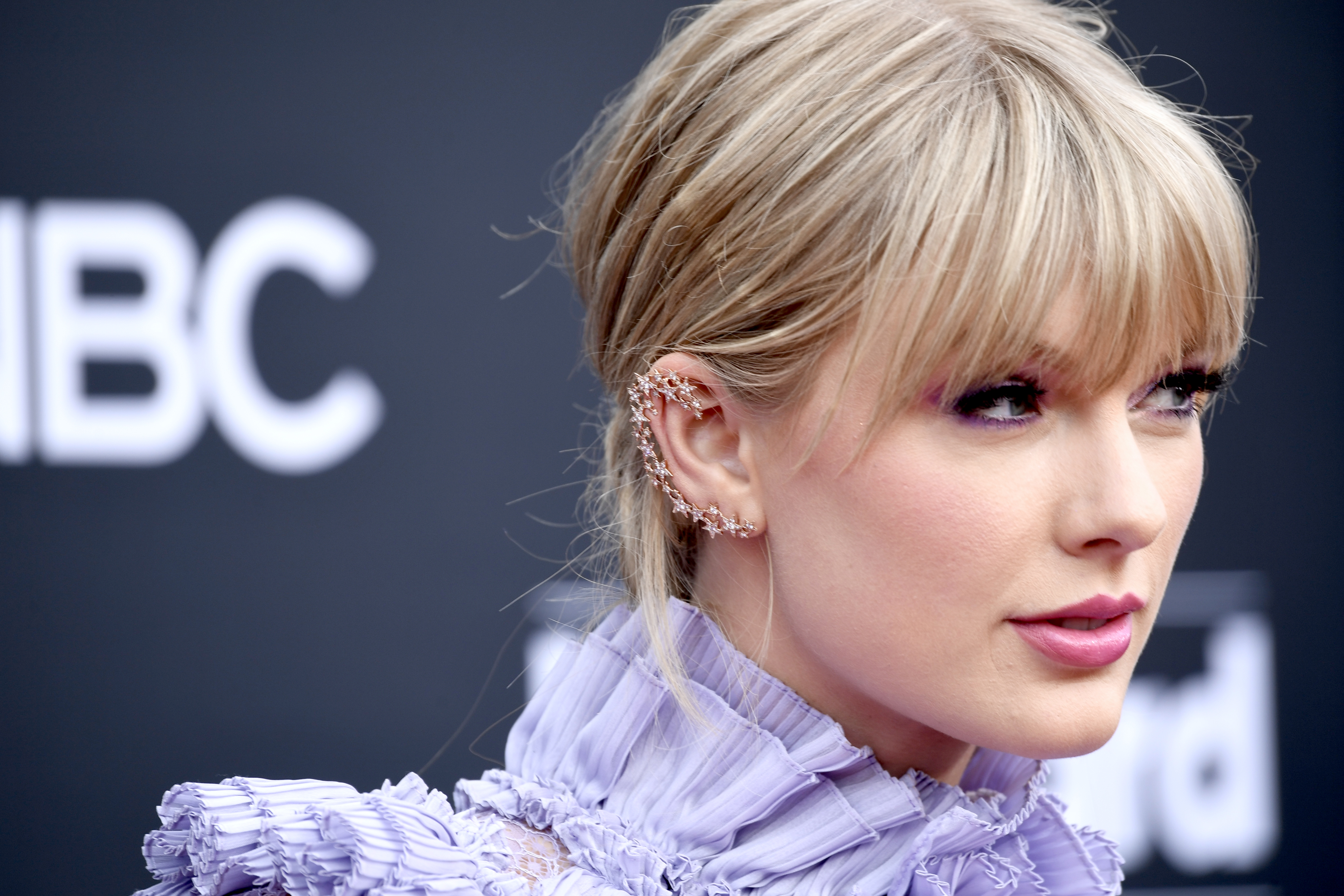 Taylor Swift Purple Dress at the Billboard Music Awards 2019