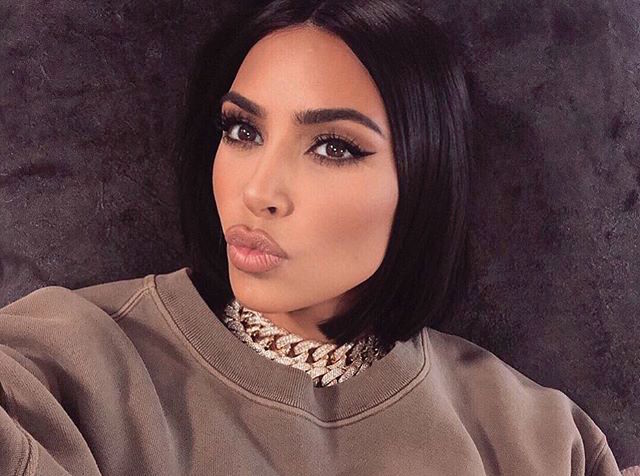 Is Kim Kardashian West's method of using body makeup on psoriasis safe?