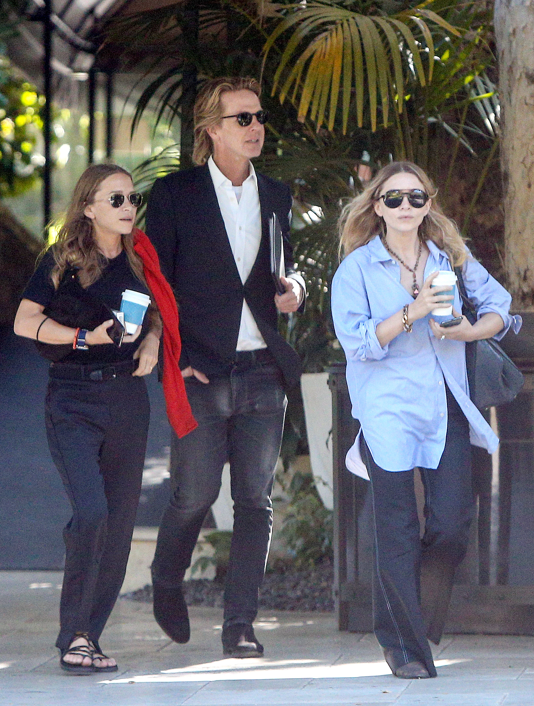 Mary Kate Olsen Twins Porn - The Olsen Twins Look Chic While Stepping Out for a Meeting in L.A.