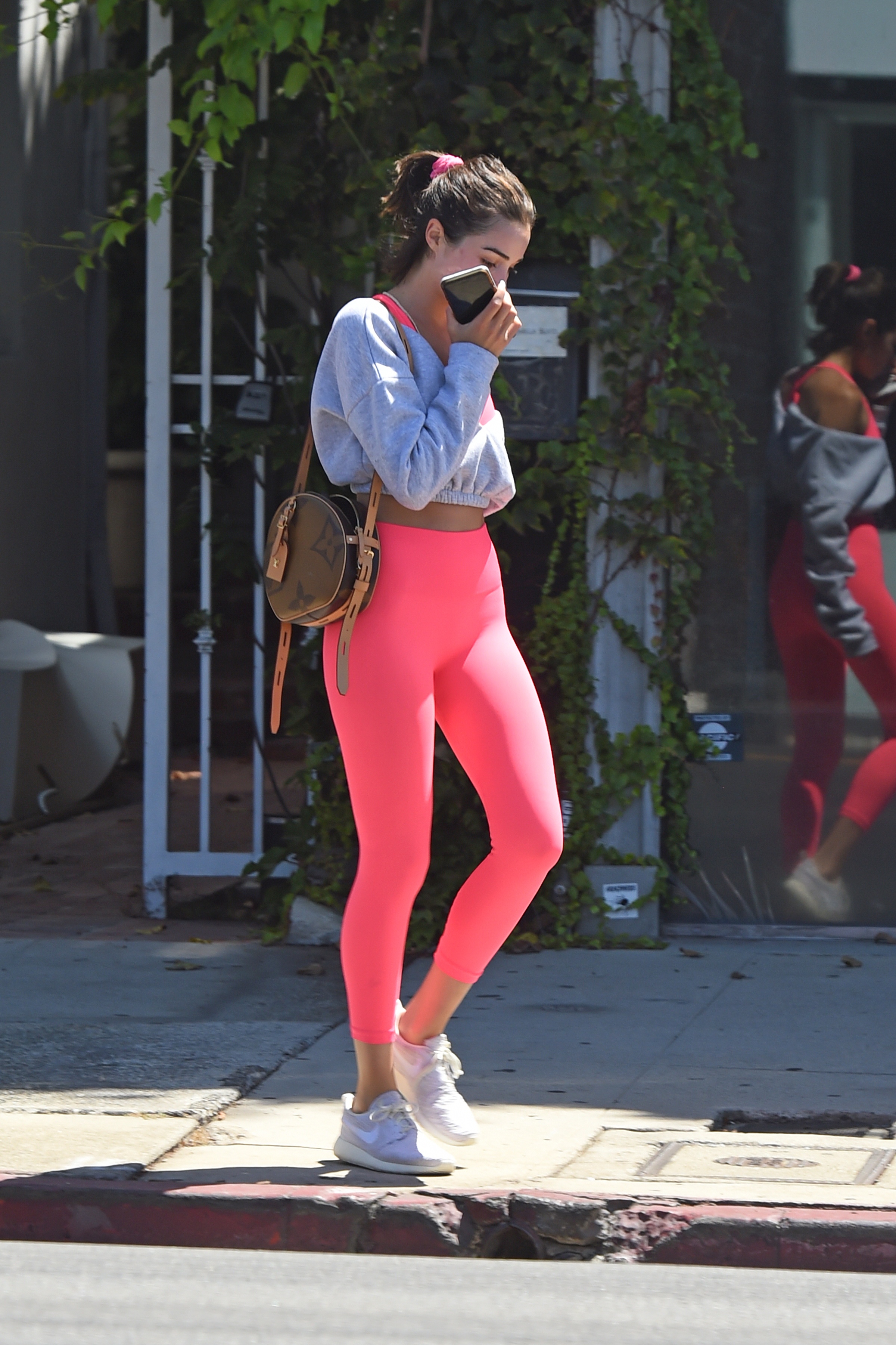 HOT PINK WORKOUT LEGGINGS  Athleisure outfits spring, Pink leggings outfit,  Hot pink leggings