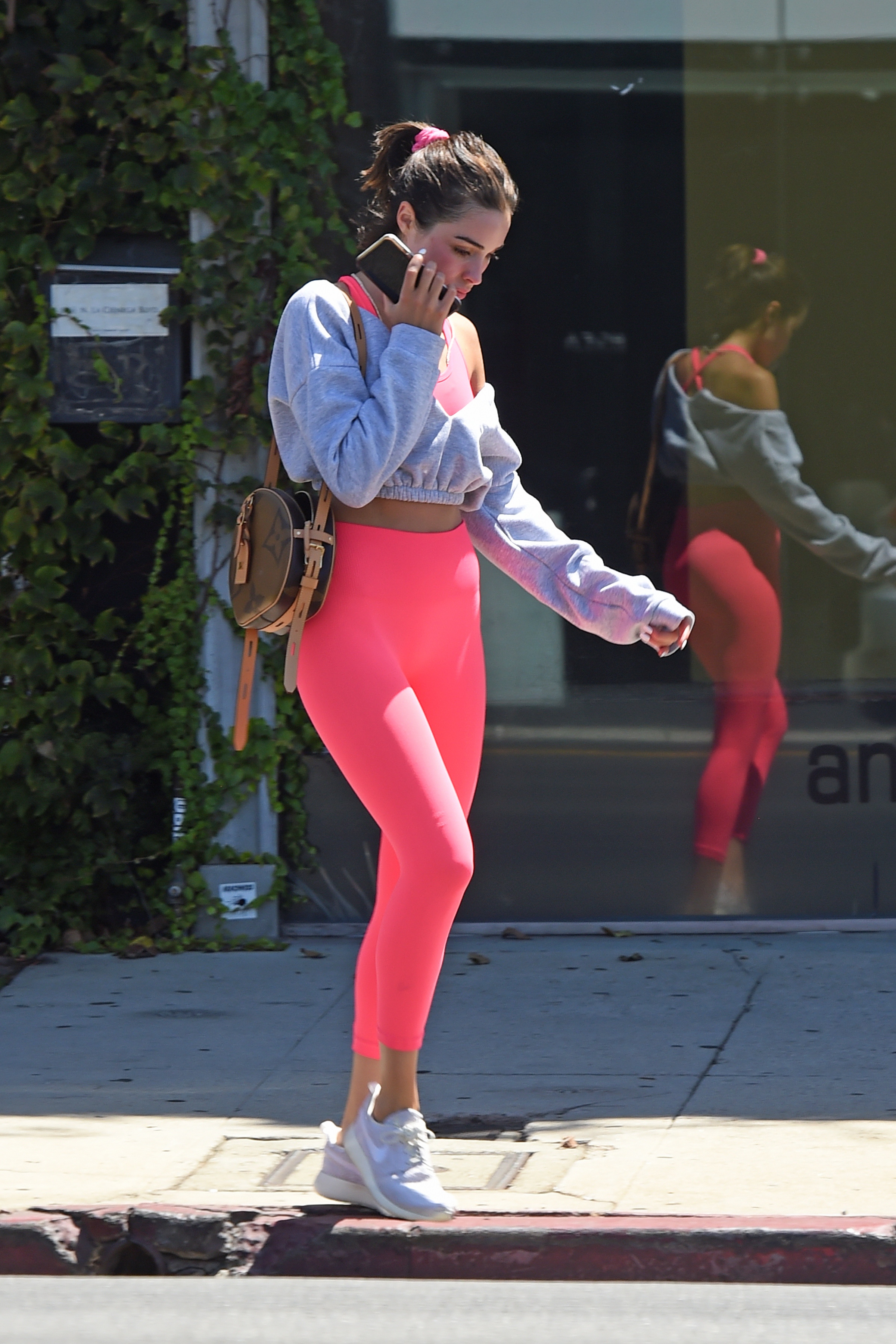 Pink deals leggings outfit