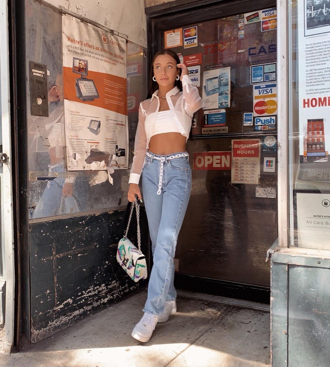 Emma Chamberlain: Clothes, Outfits, Brands, Style and Looks