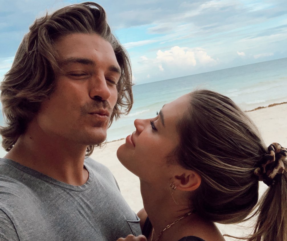 Couple Beach Mom - Bachelor in Paradise Couples: Here's Who's Still Together