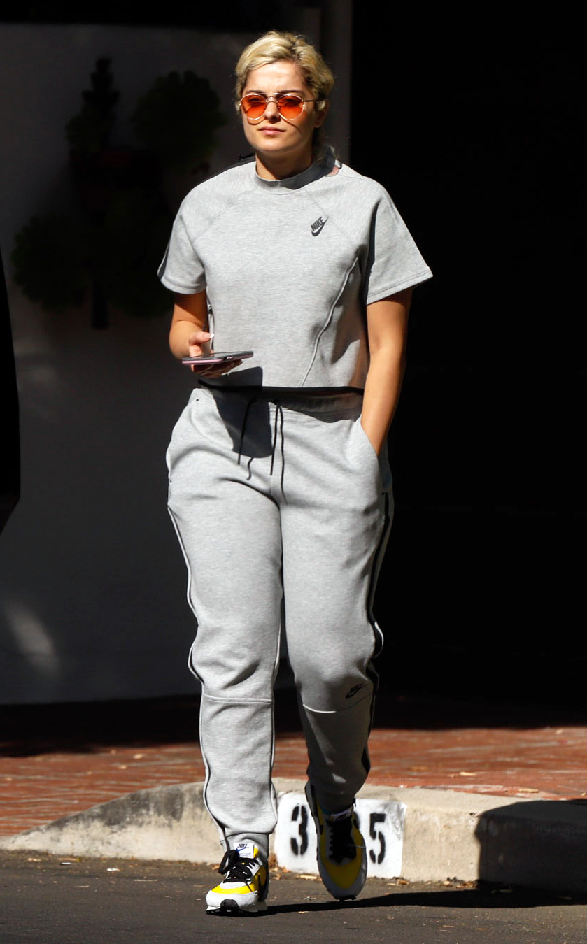 Bebe Rexha Looks Amazing In Sweats While Heading To The Airport