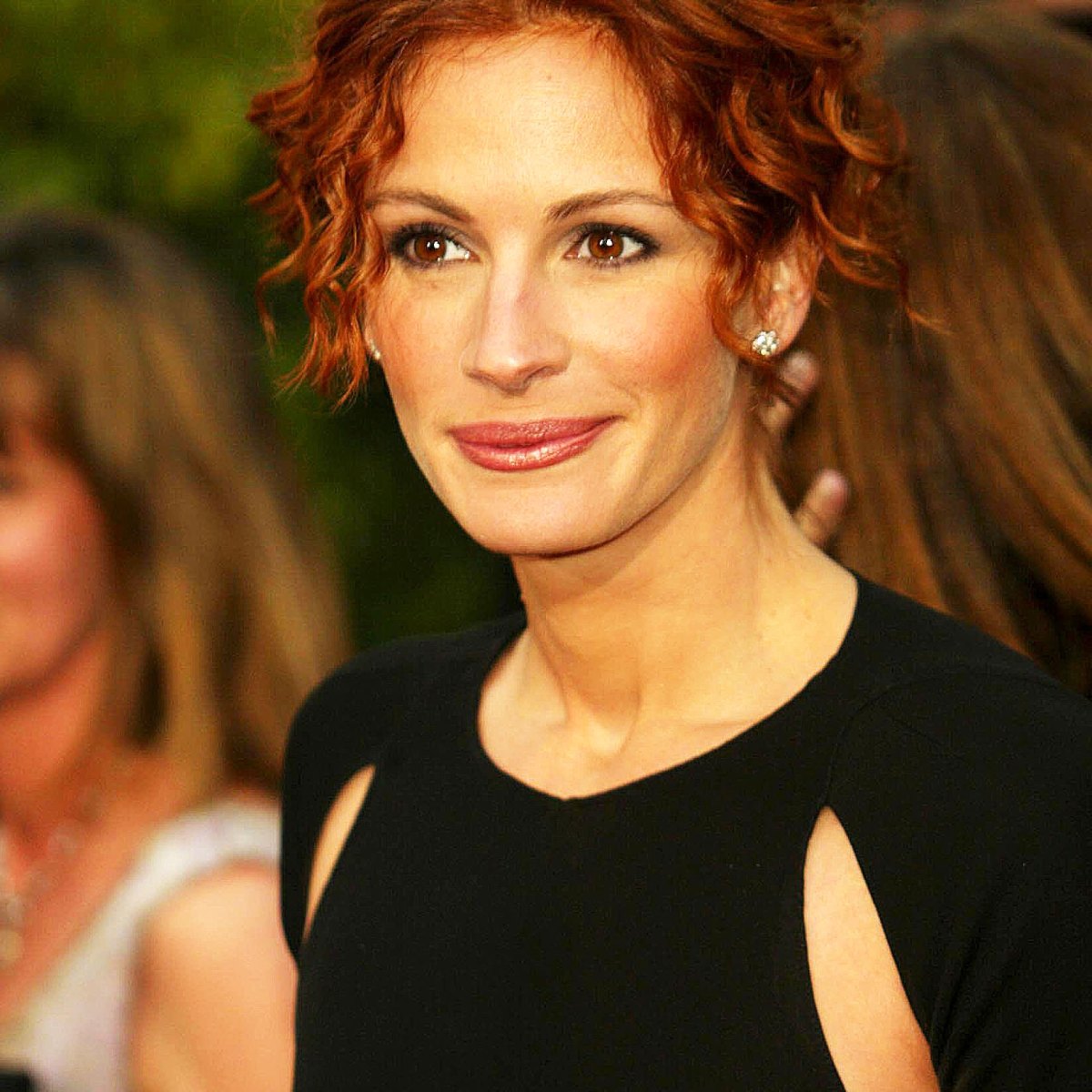 Mulled Wine Hair See Celebrities Rocking The Fierce Red Color