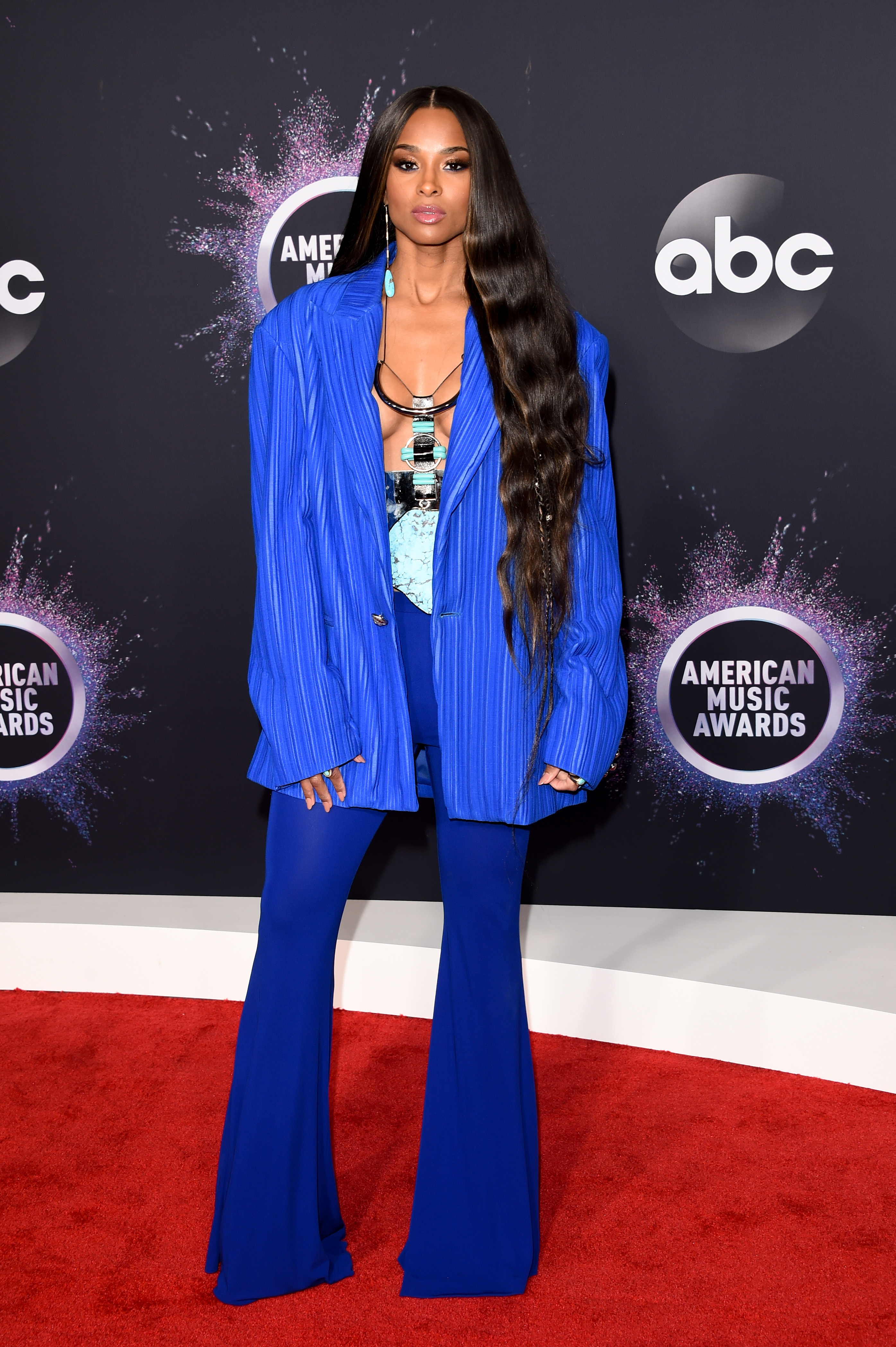 AMAs red carpet 2021: 16 best dressed celebrities