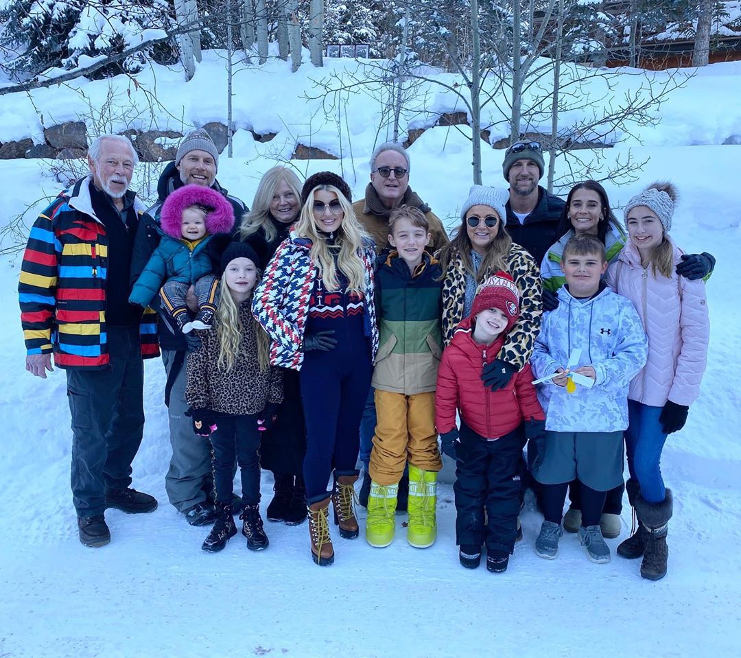 Jessica Simpson says she's 'proud' of her family in sweet post