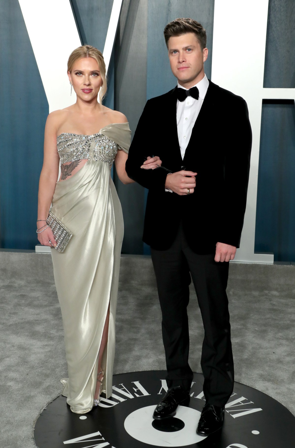 Scarlett Johansson and Colin Jost Share 'Adorable' Moment at Oscars