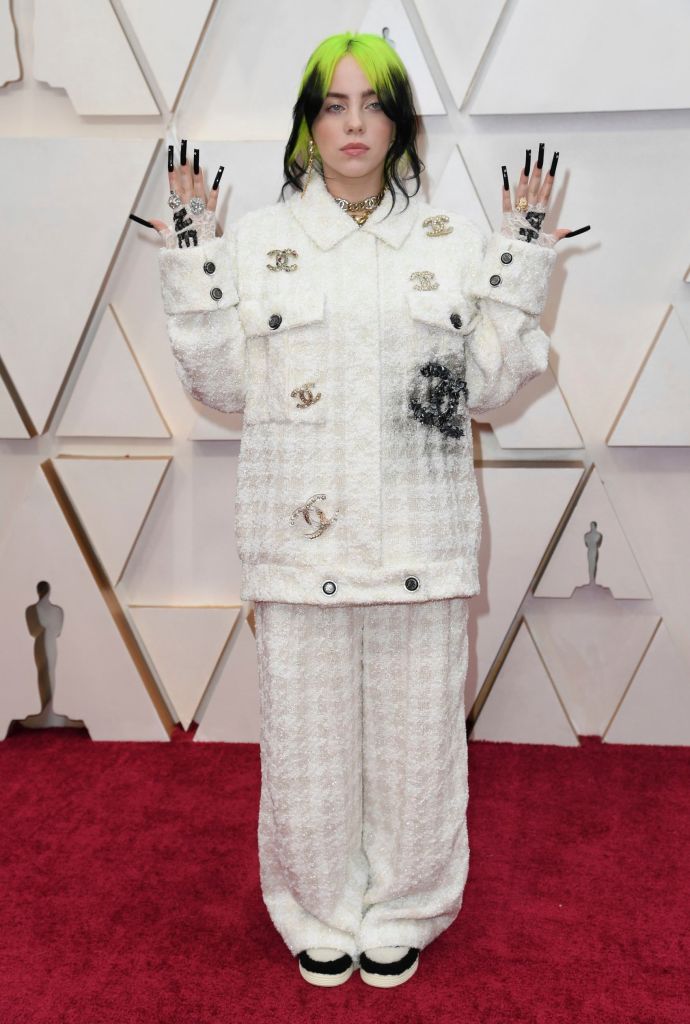 Billie Eilish 2020 Oscars See Red Carpet Photos of the Singer