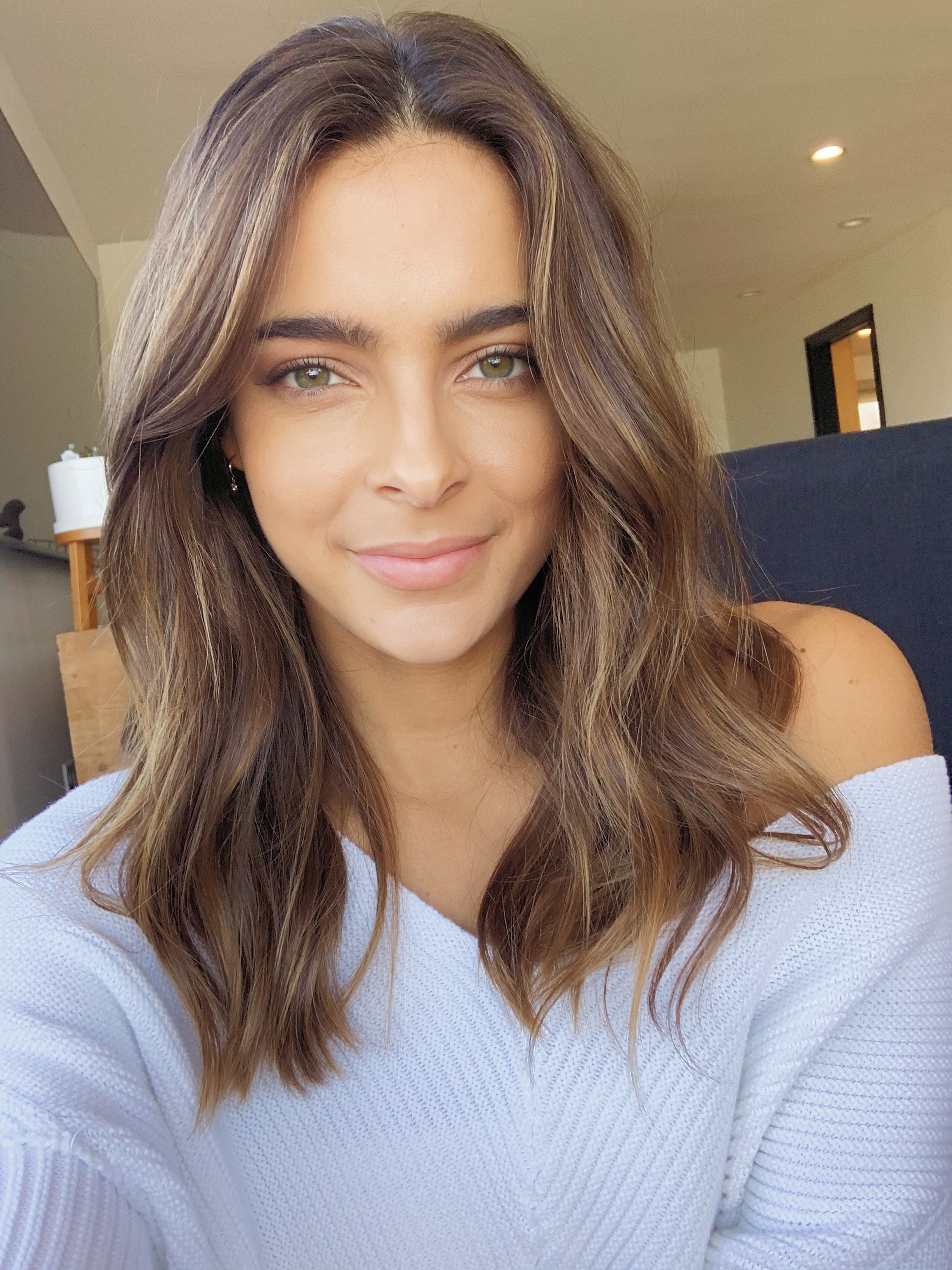How to Get Model Ally Courtnall’s Natural and Sexy Glow | Life & Style