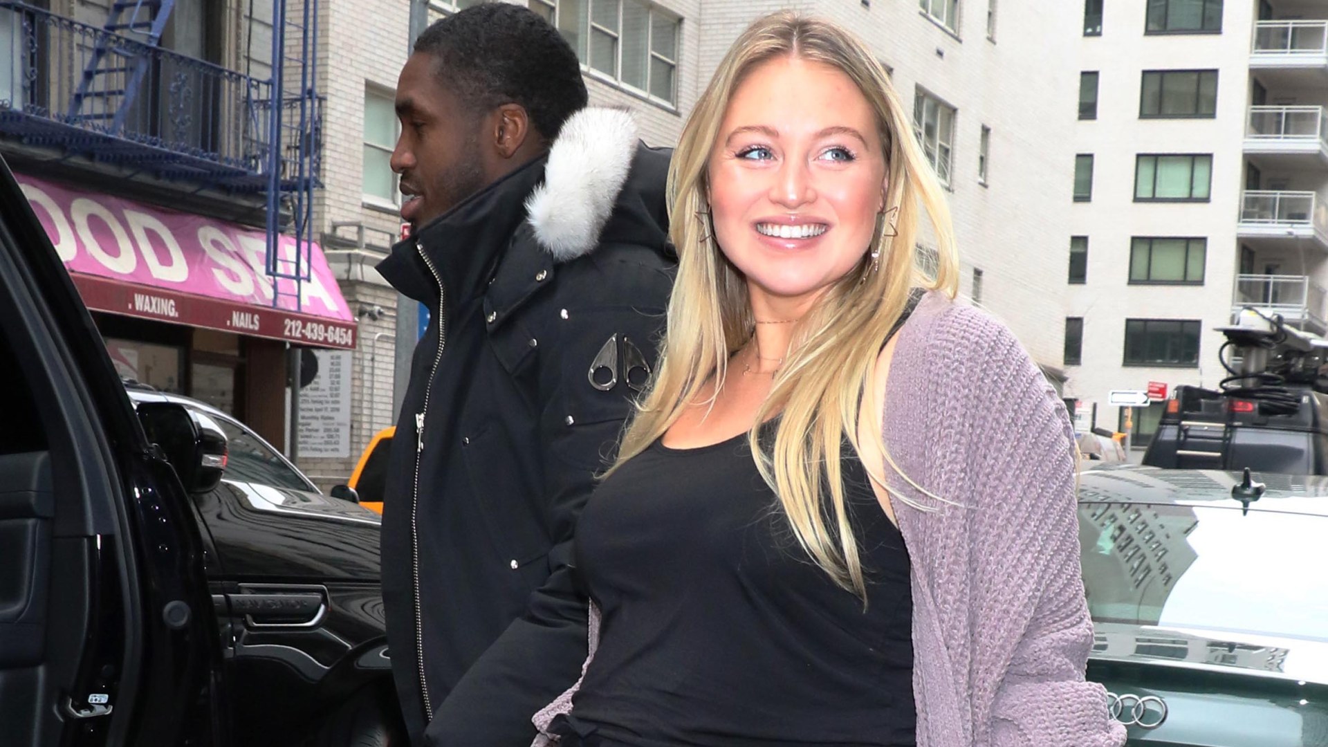 Iskra Lawrence And Boyfriend Philip Payne Look So In Love In Nyc 9219